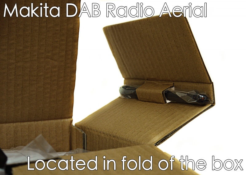 makita-bmr102w-am-fm-job-site-radio-white-6200-p[1]