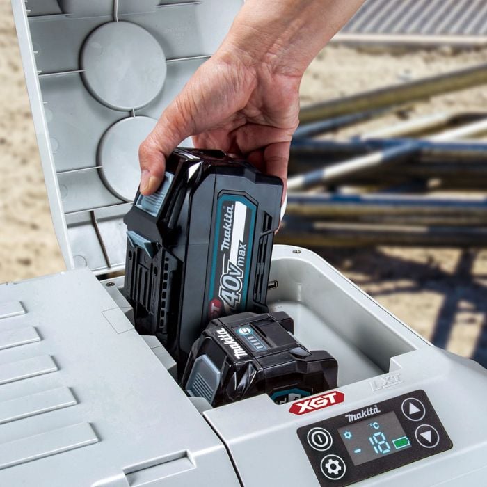 Makita CW001GZ 40v Max XGT / 18v LXT 20L Cordless Cooler & Warmer